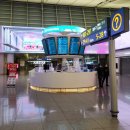 GS25 스마트허브점 | 가이드(2): 면세품 인도장 멘붕 탈출기 &amp; 새벽시간 24시간 스카이허브 라운지 모습 (feat. 비엣젯의 변덕)