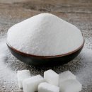 "바셀린에 설탕 섞으면?" 생활 속 설탕 활용 꿀팁 5가지 이미지