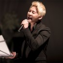 [영상] JYJ 시아준수, 사촌누나 결혼식 축가 포착 '폭풍 가창력' 이미지