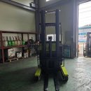 [여름특가] 클라크 1.8톤 3단마스트 6m 입식전기 중고전동지게차직거래 이미지