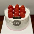 브레드수완(Bread Suwan) | [홍제] 브레드수완(Bread Suwan) :: 딸기케이크 🎂🍓 내 생일케이크
