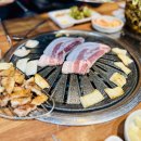 네거리식육식당 | 🥓 네거리 식육식당 – 불판 위에서 완성되는 정석 고기 한 끼