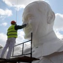 세계에서 가장 거대한 교황의 동상이 만들어지다! 이미지