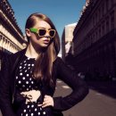 유아이 안경 이미지