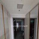 춘천후평우미린뉴시티 | 춘천 도배 후평우미린뉴시티 31평형 프렌치회벽 화이트 개나리벽지 로하스 87475-1 시공사진