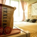 옐로우라이트하우스 이미지