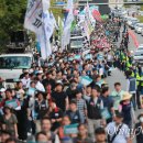 &#34;윤석열 답없다&#34; 부산 도심 &#39;퇴진 갈매기&#39; 합창 이미지