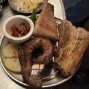 돼지모양 화장실 | 삼각지 맛집 창화돈에서 초벌돼지고기 맛본 후기