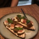 포잇(Poit) | 연남동 데이트 술집 | 가성비 좋은 와인바 포잇 Poit 신메뉴 무화과버터토스트 & 까바 브뤼 페어링