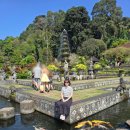 강가에 작은식당 | 발리 동부 투어 - 2편. 티르타 강가(Tirta Gangga), 칸토 람포 폭포(Kanto Lampo Waterfall)