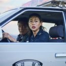 1983호프 | 정호연이 면허까지 땄다니, 영화 속 등장한 ‘1983년식 국산 세단’의 정체