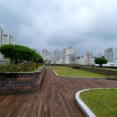 새롬동_크리스마스빌딩앞 이미지