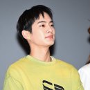 미소머금고 이미지