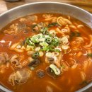 한 달 15,000그릇 팔린 장칼국수… 보리밥은 무한리필, 한번 가면 단골 되는 집 이미지