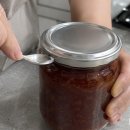 “손목 아프게 비틀지 마세요”…병뚜껑 쉽게 여는 4가지 방법 이미지