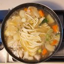 하림닭한마리 칼국수 이미지