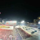 北 이례적인 당대회 첫 열병식..김정은, 군 통제·동원 절실했나 이미지