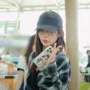 폰케에 서로의 포카 넣고 다니는 설윤과 원이.JPG 이미지