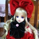 인형과 함께 이미지