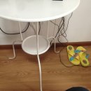 이케아 원형 테이블 + 작은 의자 팝니다! (사진 있어요!) 이미지