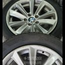 BMW 320d 순정 17인치 휠타이어셋트 판매합니다 기스는 약간있지만 대체적으로 깨끗한편입니다 타이어 225 50 17 이미지