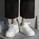 하얀운동화 이미지