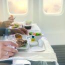 여행 시즌...비행기에서 잘 먹는 법은? 이미지