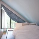 소나무숲속의하얀집 이미지