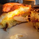 스타벅스 인천계산역DT점 | (스타벅스 인천 계산역 DT점) 모닝 세트, 따뜻한 블론드 카페 아메리카노, 베이컨 체다 &amp; 오믈렛 샌드위치.