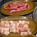 돼지가 미소지을때 이미지