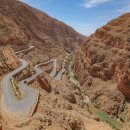 2억년의 시간이 만든 500m 수직 협곡인 다데스 협곡(Dades Gorge) 이미지