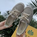 깨끗한 운동화 이미지