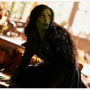 주)우정통상 | 위키드, 사전 예매 19만장 기록 흥행 신호탄