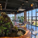 명성1호 농장 | 3. 파인클라우드 흙길과 소나무가 빚어낸 치유의 공간, 신안 파인클라우드 정원 심층 탐구