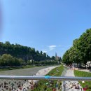 여유로운 아침의 클래식 산책 이미지