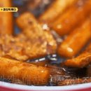 [현지에서먹힐까] 이연복셰프의 짜장떡볶이 & 가지덮밥 비주얼.jpgif 이미지