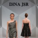 바른자세모델워킹 이미지