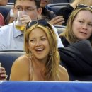 케이트 허드슨-뉴욕 양키스와 볼티모어 오리올스의 경기 참석(7.20) 이미지
