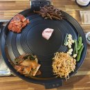 마포 대파 솥뚜껑삼겹 | 채소에 진심인 깔끔한 마포역 회식 맛집 마포대파솥뚜껑삼겹 미나리 고사리 콩나물 다 모여!