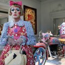 책과 playing art 이미지