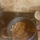 퇴근하고 집에서 만든 리가토니 아라비아따, 그리고 바베라 다스티 이미지