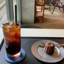 브루시카페 | [논현역 카페 추천] 겉바속초의 정석 까눌레 맛집, 논현역 댕크