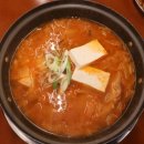 푸짐한김치찌개 이미지