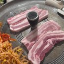 함고집솥뚜껑김치삼겹살 이미지