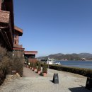 입춘허브 | 북한강 카페 왈츠와 닥터만 런치코스 후기｜아기랑 가기 좋은 북한강 뷰 맛집