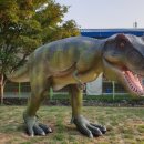 공룡 조형물 이미지