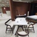 라미에스 인더 바이브스토어 하남점 :: 유니 월넛 식탁, 오우드 원목 침대 프레임 (내돈내산)