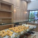 봉쥬르베이커리 | 천하제빵 준우승 빵집! 제주 연동 베이커리 [봉주르마담] 밀푀유앙버터 후기