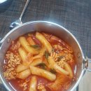 앙칼진 떡볶이 이미지