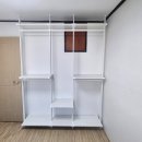 우경환경 | 부산 동래 신동아맨션 옷장 뒤 곰팡이와 작별하세요. 건강을 지키는 화이트 오크 드레스룸 시공 후기